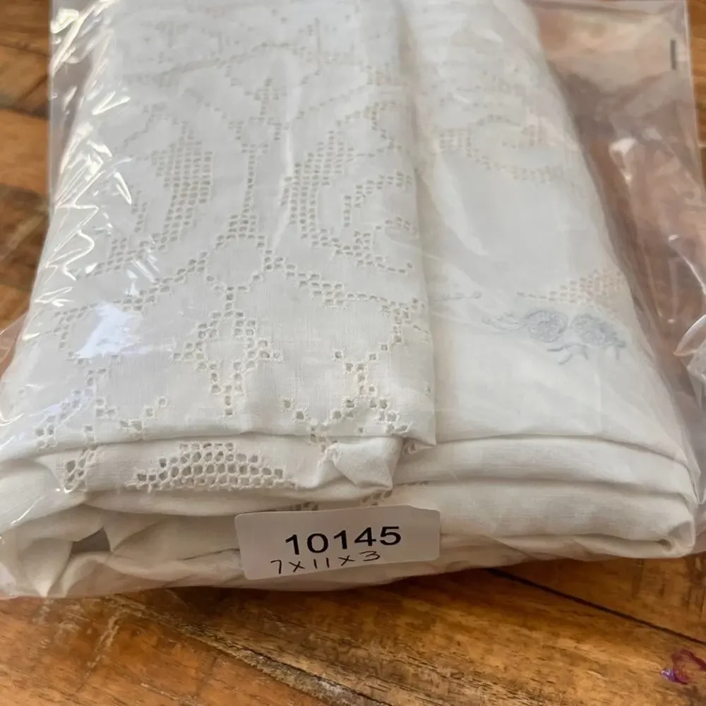 Antique Batiste White Linen Tablecloth Floral Lace Raised Embroidery 103 x 69" - Picture 13 of 13